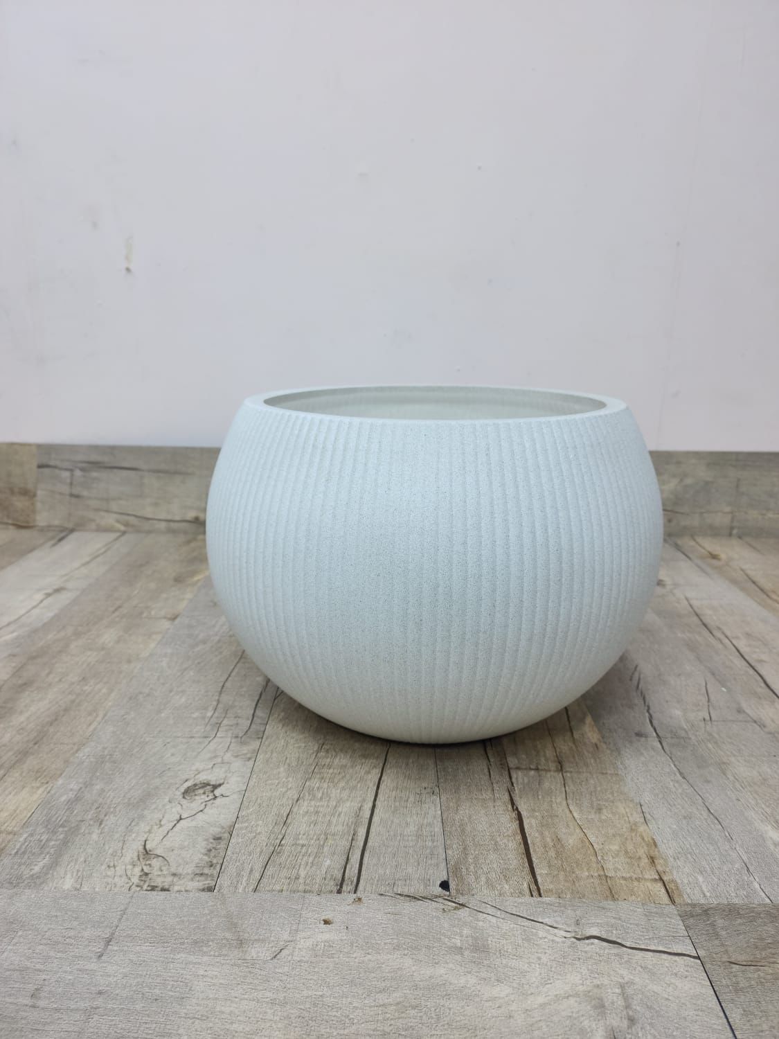 Matte Ribbed White Pot